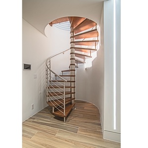 Escalier en colimaçon en bois avec poutre centrale en acier au carbone, conception personnalisée pour escalier intérieur - Product Image 3