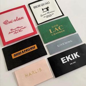 Étiquettes en tissu damassé personnalisées pour vêtements, étiquettes de couture pour le col des t-shirts, découpe au laser, impression sérigraphique pour sacs - Product Image 1