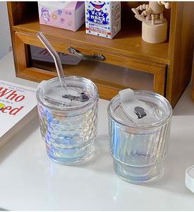 Gobelet en verre martelé nacré 350 ml, portable, avec couvercle hermétique et paille, personnalisable avec logo, cadeau pour femme - Product Image 3