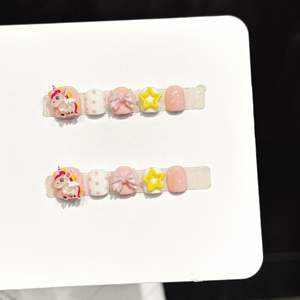 Vente en gros de faux ongles pour enfants faits à la main, design 3D chat et poney, 10 pièces, acrylique, faux ongles mignons pour filles - Product Image 1