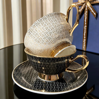 Ensemble de tasses et soucoupes à café de style luxueux, 18 pièces, en céramique, coffret cadeau, tasses à thé exquises pour le thé de l'après-midi, cadeau de mariage