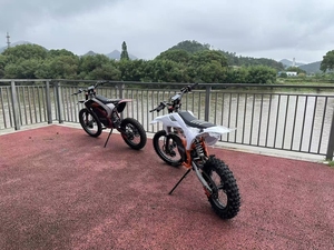 Moto tout-terrain adulte à suspension, batterie lithium 72V 30AH, roues 14/17, autonomie 80km, 6kW, moto personnalisée - Product Image 6