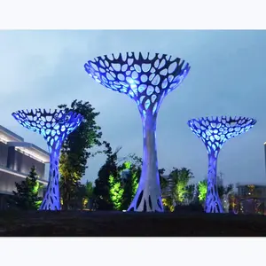 Largest Tree for Woodsy Decor - Metal Tree - Garden Art