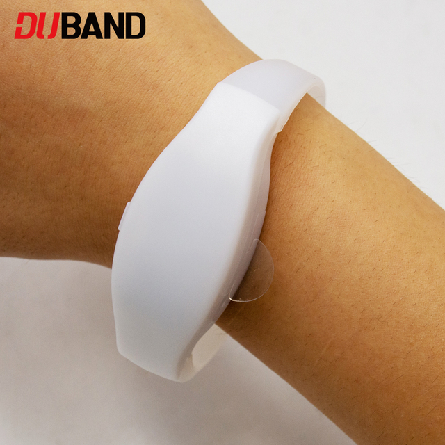 Interactive RF LED Flash Wristband Remote Control Glow Bracelet for Events Concert Stage Shows Silicone Band