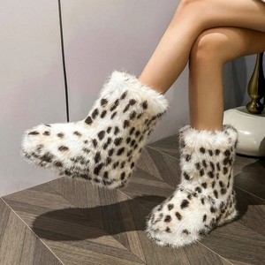 Bottes de Neige et Pantoufles en Fourrure Épaisses Doublées Polaire pour <span class=keywords><strong>Femme</strong></span>, Antidérapantes et Chaudes <span class=keywords><strong>d</strong></span>'<span class=keywords><strong>Intérieur</strong></span>, Montantes Respirantes Hiver, En Stock Transfrontalier - Product Image 4