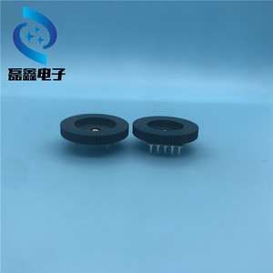 Potenciómetro Rotatorio [Marca] 20x2.8mm B103K Doble Dial con Orificio Pasante Rosca 12-32 - Product Image 4