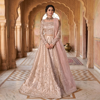 Robe de mariée moderne en mousseline de soie faite à la main, grande taille, qualité supérieure, faible MOQ, avec volants et fleurs, longueur ras du sol, style indien pakistanais