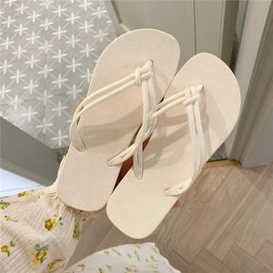 รองเท้าแตะรัดส้นแบบผูกเชือก แบรนด์ส่วนตัว สำหรับผู้หญิง แฟชั่นฤดูร้อน รองเท้าชายหาด สไตล์มินิมอล วัสดุ PVC นุ่ม รองเท้าสไลด์ขายส่ง - Product Image 1