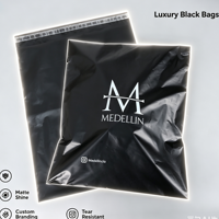Sacs d'expédition en poly mat opaque recyclables, design éco-responsable à faible teneur en carbone, pliables pour gagner de la place, pour les magasins de vêtements et la logistique en gros