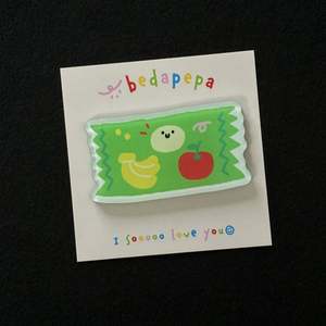 Épingles en acrylique transparentes personnalisées et mignonnes, aimants de réfrigérateur personnalisés sur le thème de l'anime et des dessins animés, artisanat en plastique, type de produit - Product Image 4