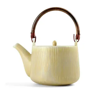 High Quality 700ml Japanese Style Unique Porcelain Tea Coffee Pot,Ceramic Teapot And Small Cup Set For Restaurant Cafe