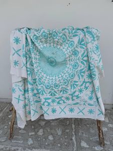Couvre-lit Suzani en coton vintage fait main, brodé et coloré, décoration bohème pour la maison, couleur personnalisable, anti-acariens portable - Product Image 1
