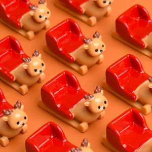 Figurine de Noël : Traîneau de rennes et Père Noël en résine pour la décoration de paysages miniatures faits main - Product Image 4