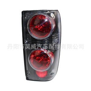 ไฟท้ายโตโยต้า ไฮลักซ์ RN55 สีดำรมควัน แบบฮาโลเจน อะไหล่แต่ง รุ่น 55-B - Product Image 4