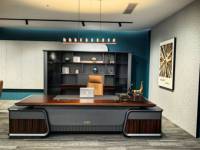 Siège de bureau moderne haut de gamme en bois, simple et confortable, pour directeur, manager, PDG, patron, style bois massif, idéal pour villa
