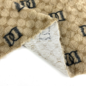 Letra D patrón de rejilla impreso tela de piel de conejo de imitación felpa suave para abrigo de lujo ajuste ropa de moda textil - Product Image 4