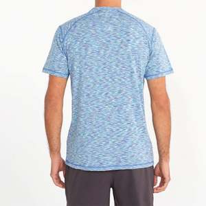 Camisetas atléticas para correr con logotipo personalizado, camisetas de entrenamiento de gimnasio rápido en seco, camisetas de poliéster activas de cuello redondo para rendimiento al aire libre para hombres - Product Image 2