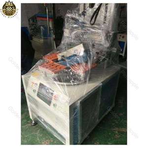 Impresora de placa de circuito y película de serigrafía plana. Mesa Sablon de 4 estaciones con brazo mecánico para una impresión precisa. - Product Image 3