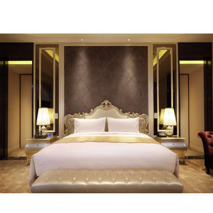 Ensemble de meubles de chambre à coucher de luxe SHIYI pour hôtel européen, lit king-size sculpté <span class=keywords><strong>royal</strong></span>, <span class=keywords><strong>suite</strong></span> de villa, table de chevet, livraison rapide, prêt à être expédié - Product Image 1