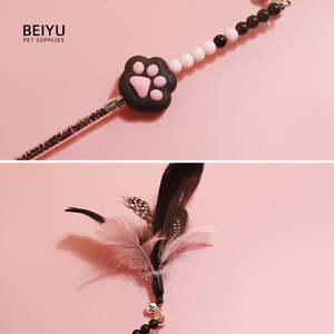 Jouet à plumes BeiYu pour chat avec clochette et motif de patte pour jeu interactif 14g Noir - Product Image 3