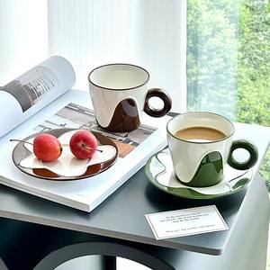 Tasse à café simple en céramique noir et blanc de style nordique, ensemble de tasses à thé premium pour la maison - Product Image 6