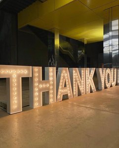 Décoration de mariage Ampoule LED Lettres Mr et Mme Lettres de chapiteau de 4 pieds - Product Image 6