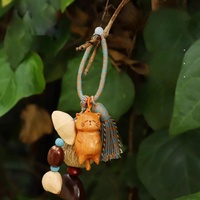 Breloque chat en bois sculpté à la main avec coquille de noix naturelle, pendentif créatif pour voiture/sac/clés