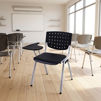 Chaise d'école en plastique moderne, durable et confortable avec logo personnalisé, table d'écriture ergonomique, chaise de haute qualité à hauteur ajustable pour la vente en gros