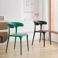 Chaise de salle à manger empilable en plastique en forme de corne avec accoudoirs, style nordique moderne et minimaliste, contemporaine pour la maison, salle à manger/salons