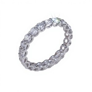 Bague demi-éternité classique de haute qualité en or blanc 14 carats plaqué platine, sertie de petits diamants de laboratoire de 3 mm, VVS1, certifiée IGI - Product Image 2