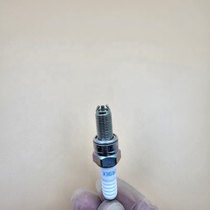 หัวเทียนรถจักรยานยนต์แบบสองขั้วไฟฟ้า CR9EK 4548 สำหรับน้ำมันเบนซิน อะไหล่หัวเทียนเครื่องยนต์รถจักรยานยนต์ญี่ปุ่น - Product Image 2