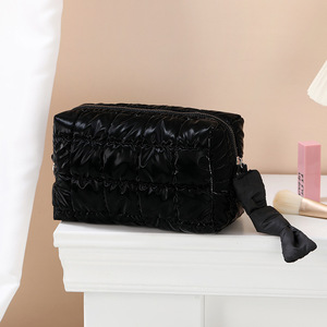 Trousse de Toilette Cloud Down pour Femme, Petite Trousse de Voyage Portable, Grande Capacité, Luxe Léger, Conteneur à Bijoux Premium - Product Image 5
