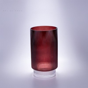 Vase droit rayé rétro et luxe léger - Product Image 3