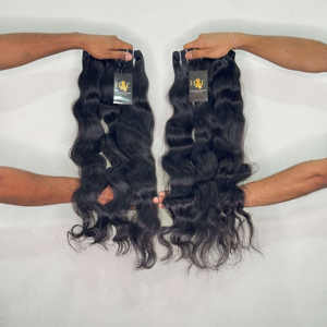 Extensiones de cabello ondulado suelto con cutícula alineada India cruda Paquetes de cabello Remy sin procesar en estilo natural - Product Image 1