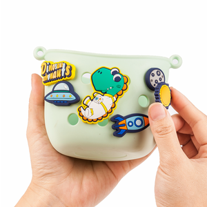 PINKAH CrocsDIY <span class=keywords><strong>Dinosaure</strong></span> Astronaute Bouteille d'eau réutilisable en plastique Tritan sans BPA, étanche, avec paille et sangle, 650 ml, pour l'extérieur - Product Image 3