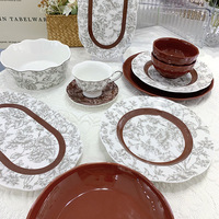 2024 nouveau service de vaisselle en céramique citrouille fleur florale rouge et grise avec service de boîte-cadeau pour 2 4 6 personnes invités utilisent un bol d'assiette