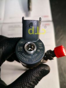 Pieza de Maquinaria de Construcción, Pieza de Motor Diésel 0445110248, Inyector de Combustible Common Rail 504380117 para Bosch para Fiat Ducato 3.0 Euro5 - Product Image 3