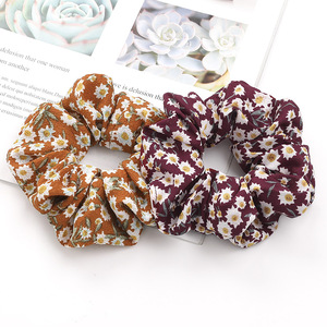 Scrunchie para el cabello para mujer, accesorios para el cabello de gasa con estampado Floral, círculo clásico de margaritas pequeñas y frescas - Product Image 4