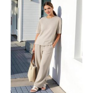 Conjunto de 2 Piezas para Mujer, Sudadera de Manga Corta y Pantalones Anchos a Juego, Ropa Casual Transpirable para Verano, con Bolsillos, Ideal para Viajes y el Aeropuerto - Product Image 3