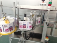 Etiquetadora Automática SKILT con Servomotor Eléctrico, para Etiquetas Adhesivas de Una o Dos Caras, para Envases Cuadrados, Vidrio, Papel y Metal