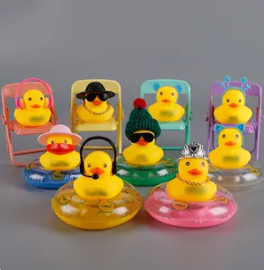 迷你黄色橡皮鸭婴儿淋浴装饰带帽子款式，太阳镜项链，摆件漂浮浴缸鸭玩具