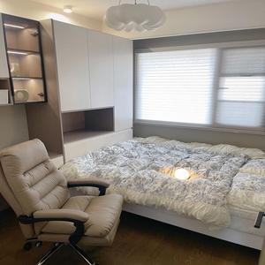 <span class=keywords><strong>Lit</strong></span> Tatami Artisanal en Bois Massif avec Bibliothèque et Meuble Latéral – Solution de Rangement Polyvalente pour Chambre d'Hôtes de Villa de Luxe Léger - Product Image 1