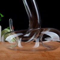 Carafe à vin en verre de haute qualité fabriquée à la main en Chine, carafe à vin en verre en forme de serpent