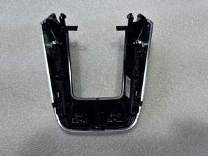 เหมาะสำหรับ <span class=keywords><strong>Audi</strong></span> A7 <span class=keywords><strong>A6</strong></span> <span class=keywords><strong>Etron</strong></span> กรอบพวงมาลัย C8 4K0419689 OEM - Product Image 2