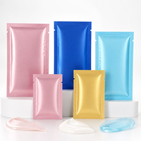 Pochettes plates métallisées brillantes personnalisées à trois soudures latérales pour l'emballage d'échantillons cosmétiques
