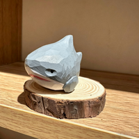 Figurine de requin mignonne et moderne en bois rustique, cadeaux de remise de diplôme et d'anniversaire, produits en bois pur, nouveauté, objet décoratif de bureau