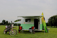 Caravane mobile mini RV en tôle galvanisée à vendre, possibilité de transporter une moto