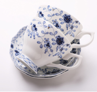 Ensemble tasse et soucoupe en porcelaine fine, 200 ml, style européen, motif floral minimaliste, poignée dorée, compatible lave-vaisselle, pour le thé de l'après-midi