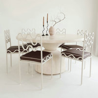 Mobilier commercial de luxe Chaise de salle à manger de mariage d'hôtel à cadre ondulé en métal chaise de coiffeuse de chambre à coucher rembourrée en velours