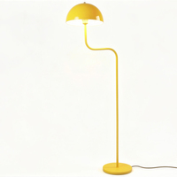 Lampadaire LED contemporain en verre, très prisé, pour une touche décorative intérieure au salon et près du canapé
